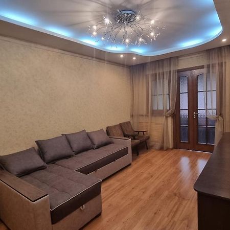 Cosy Appartment Tasjkent Buitenkant foto